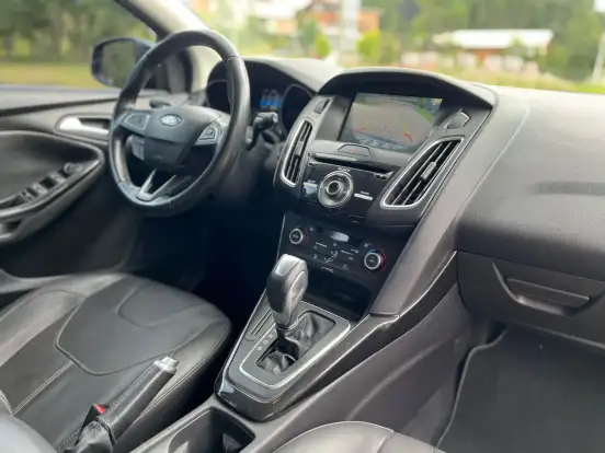 FORD-FOCUS-2015