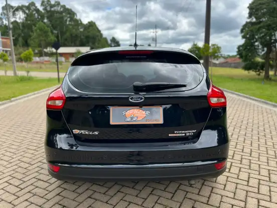 FORD-FOCUS-2015
