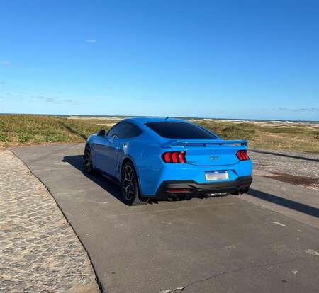 FORD-MUSTANG-2024