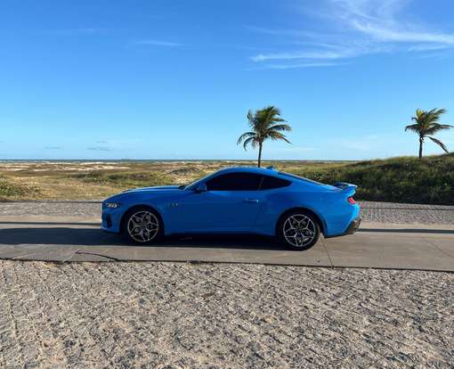 FORD-MUSTANG-2024