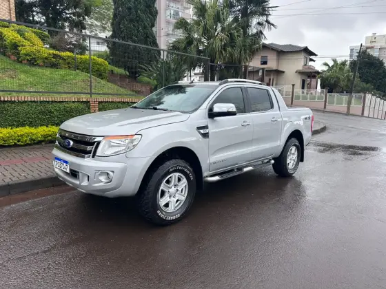 FORD RANGER 3.2 LIMITED 4X4 CD 20V DIESEL 4P AUTOMÁTICO