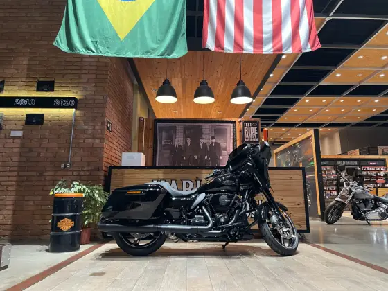 HARLEY-DAVIDSON STREET GLIDE HARLEY-DAVIDSON STREET GLIDE