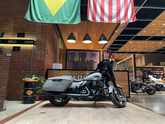 HARLEY-DAVIDSON STREET GLIDE HARLEY-DAVIDSON STREET GLIDE