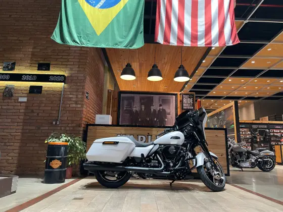 HARLEY-DAVIDSON STREET GLIDE HARLEY-DAVIDSON STREET GLIDE