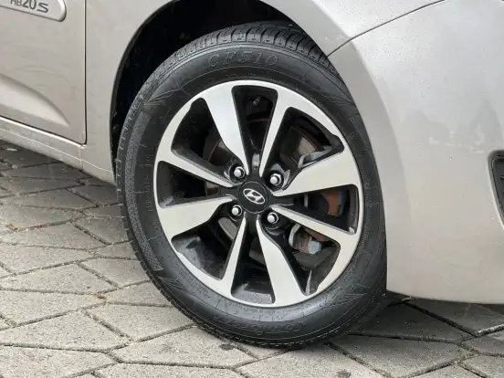 HYUNDAI-HB20S-2016