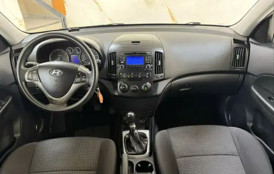 HYUNDAI-I30-2010