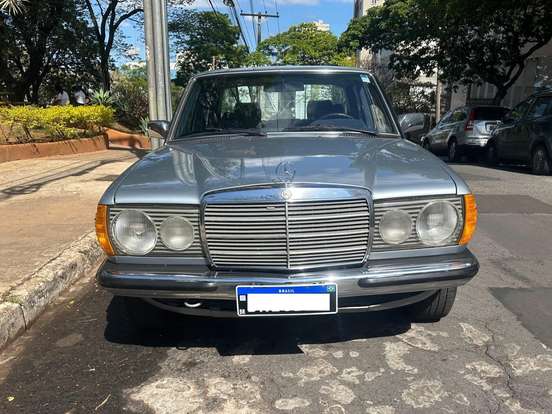 MERCEDES-BENZ-250-2.5 6 CILINDROS 12V GASOLINA 4P MANUAL MERCEDES-BENZ-250-1977