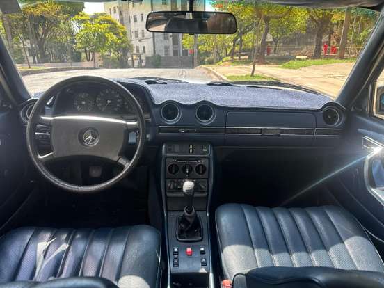 MERCEDES-BENZ-250-2.5 6 CILINDROS 12V GASOLINA 4P MANUAL MERCEDES-BENZ-250-1977