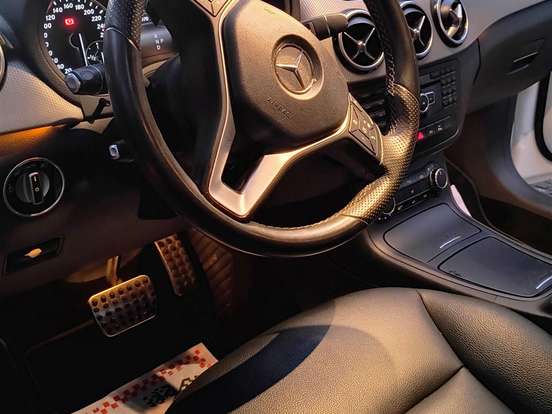 MERCEDES-BENZ-B 200-1.6 SPORT TURBO GASOLINA 4P AUTOMÁTICO MERCEDES-BENZ-B 200-2014