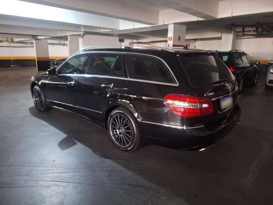 MERCEDES-BENZ-E 500-2010