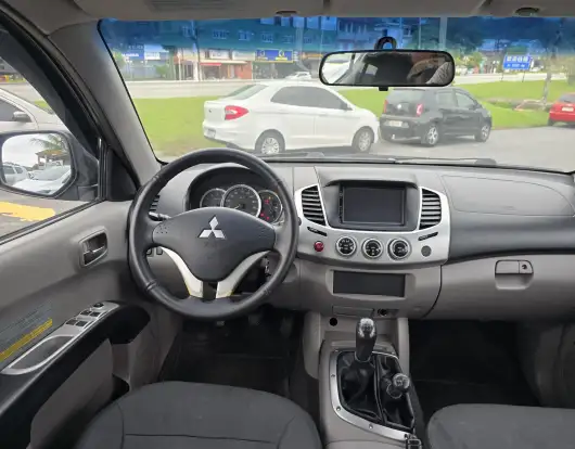 MITSUBISHI-L200 TRITON-2010