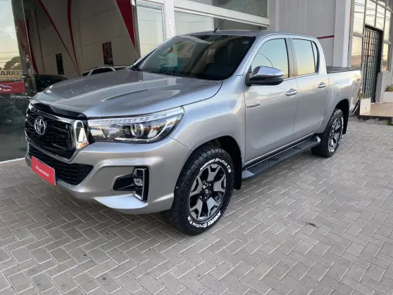TOYOTA HILUX 2.8 SRX 4X4 CD 16V DIESEL 4P AUTOMÁTICO