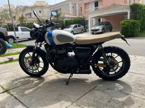 TRIUMPH STREET TWIN TRIUMPH STREET TWIN