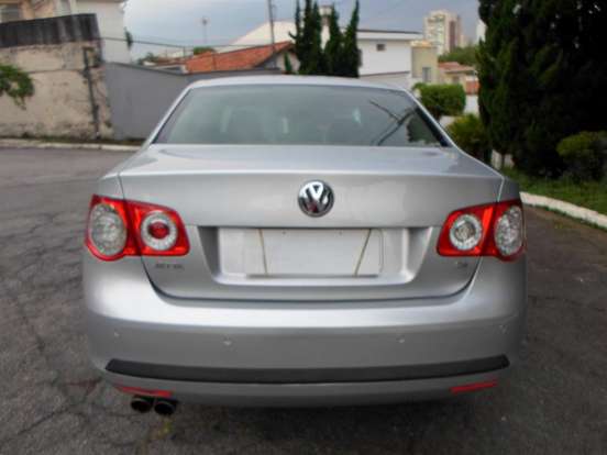 VOLKSWAGEN-JETTA-2.5 I 20V 170CV GASOLINA 4P TIPTRONIC VOLKSWAGEN-JETTA-2008