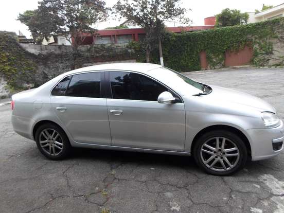 VOLKSWAGEN-JETTA-2.5 I 20V 170CV GASOLINA 4P TIPTRONIC VOLKSWAGEN-JETTA-2008