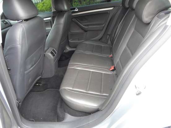 VOLKSWAGEN-JETTA-2.5 I 20V 170CV GASOLINA 4P TIPTRONIC VOLKSWAGEN-JETTA-2008