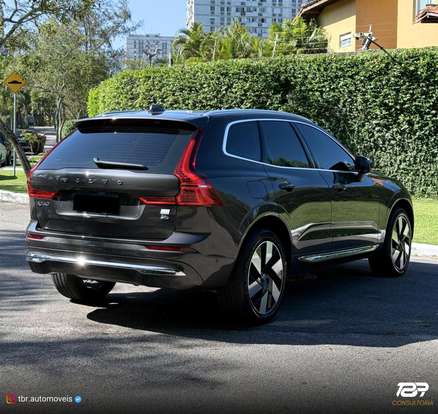 VOLVO-XC60-2024