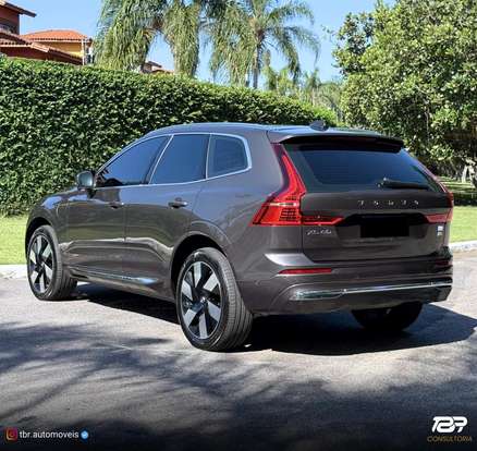 VOLVO-XC60-2024