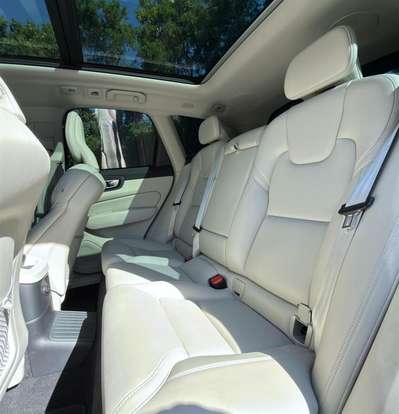 VOLVO-XC60-2024