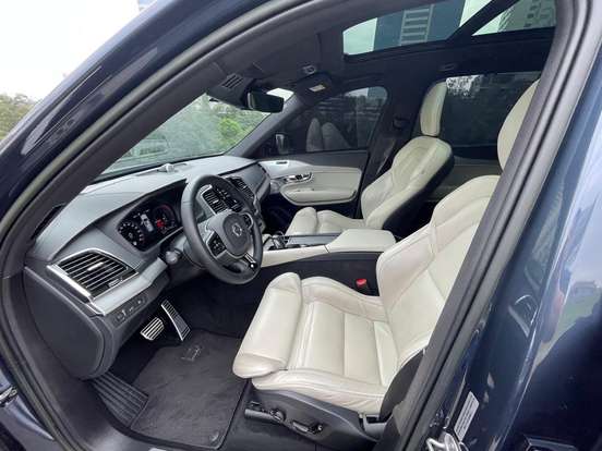 VOLVO-XC90-2022