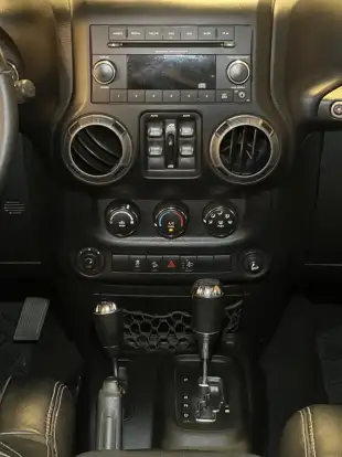 JEEP-WRANGLER-2011