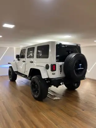 JEEP-WRANGLER-2011