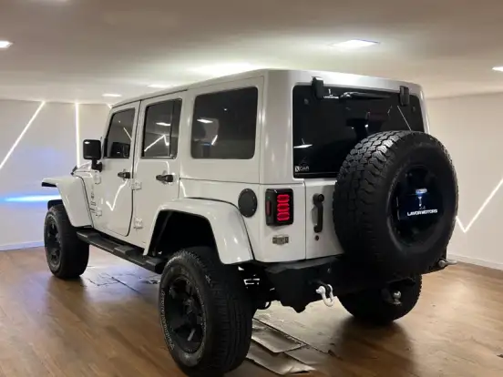 JEEP-WRANGLER-3.6 UNLIMITED SPORT 4X4 V6 GASOLINA 4P AUTOMÁTICO JEEP-WRANGLER-2011