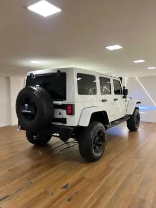 JEEP-WRANGLER-2011