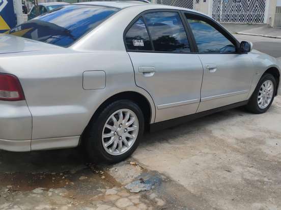 MITSUBISHI-GALANT-2.5 SEDAN VR-6 GASOLINA 4P AUTOMÁTICO MITSUBISHI-GALANT-2001