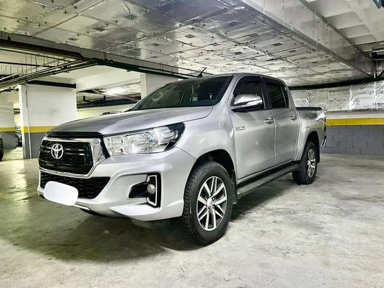TOYOTA HILUX 2.8 SR 4X4 CD 16V DIESEL 4P AUTOMÁTICO