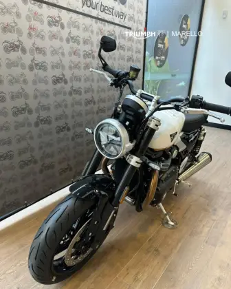TRIUMPH SPEED TWIN 