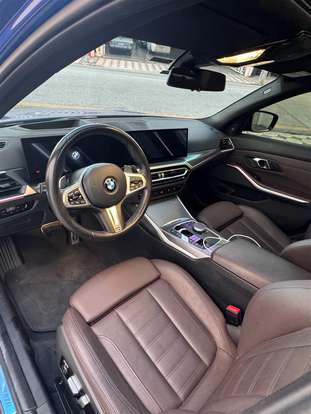 BMW-320i-2023