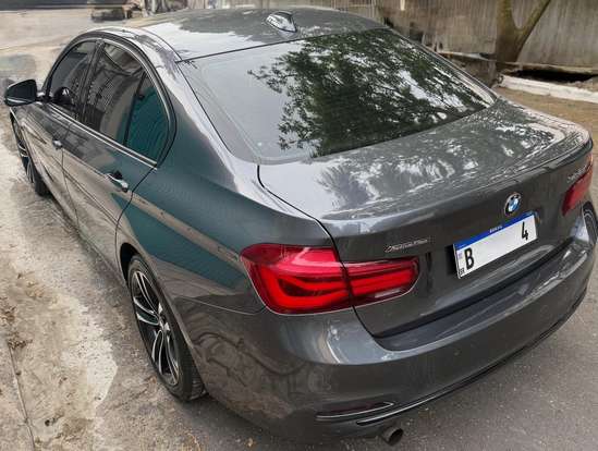 BMW-320i-2018