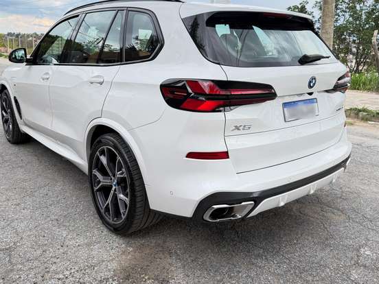 BMW-X5-3.0 I6 TURBO HÍBRIDO XDRIVE50E M SPORT AUTOMÁTICO BMW-X5-2023