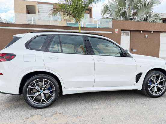BMW-X5-3.0 I6 TURBO HÍBRIDO XDRIVE50E M SPORT AUTOMÁTICO BMW-X5-2023