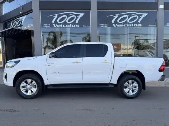 TOYOTA HILUX 2.7 SR 4X2 CD 16V FLEX 4P AUTOMÁTICO