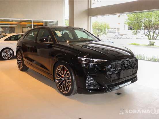 AUDI-Q8-2024