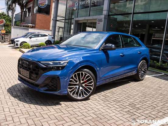 AUDI-Q8-2024