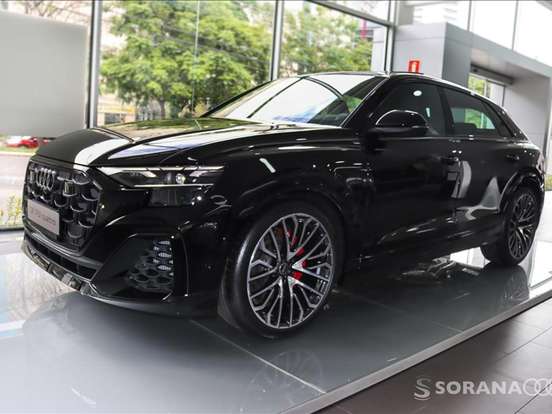 AUDI-Q8-2024