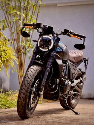 DUCATI SCRAMBLER ICON 