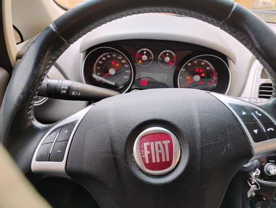 FIAT-PUNTO-2016
