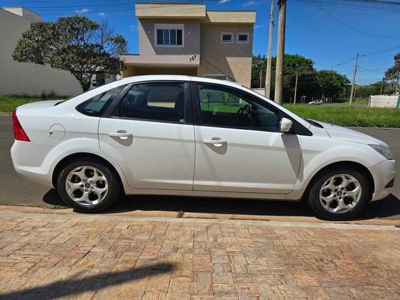 FORD FOCUS 2.0 TITANIUM SEDAN 16V FLEX 4P AUTOMÁTICO