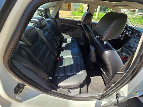 FORD-FOCUS-2.0 TITANIUM SEDAN 16V FLEX 4P AUTOMÁTICO FORD-FOCUS-2012