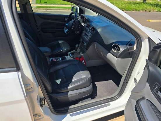 FORD-FOCUS-2.0 TITANIUM SEDAN 16V FLEX 4P AUTOMÁTICO FORD-FOCUS-2012