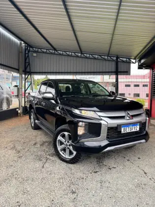 MITSUBISHI L200 TRITON 2.4 16V TURBO DIESEL SPORT HPE-S CD 4P 4X4 AUTOMÁTICO