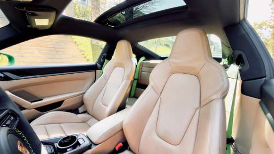 PORSCHE-911-2020