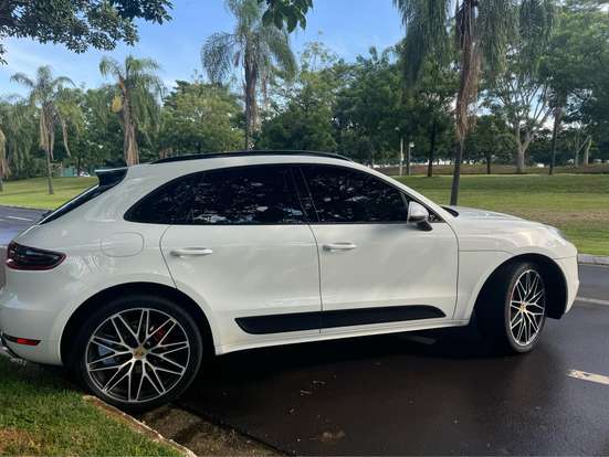 PORSCHE-MACAN-2015