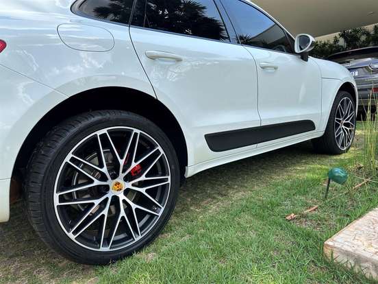 PORSCHE-MACAN-2015