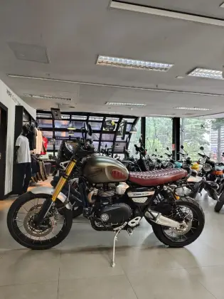 TRIUMPH BONNEVILLE SCRAMBLER 1200 XE 