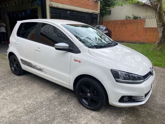VOLKSWAGEN-FOX-1.6 MI ROCK IN RIO 8V FLEX 4P MANUAL VOLKSWAGEN-FOX-2016